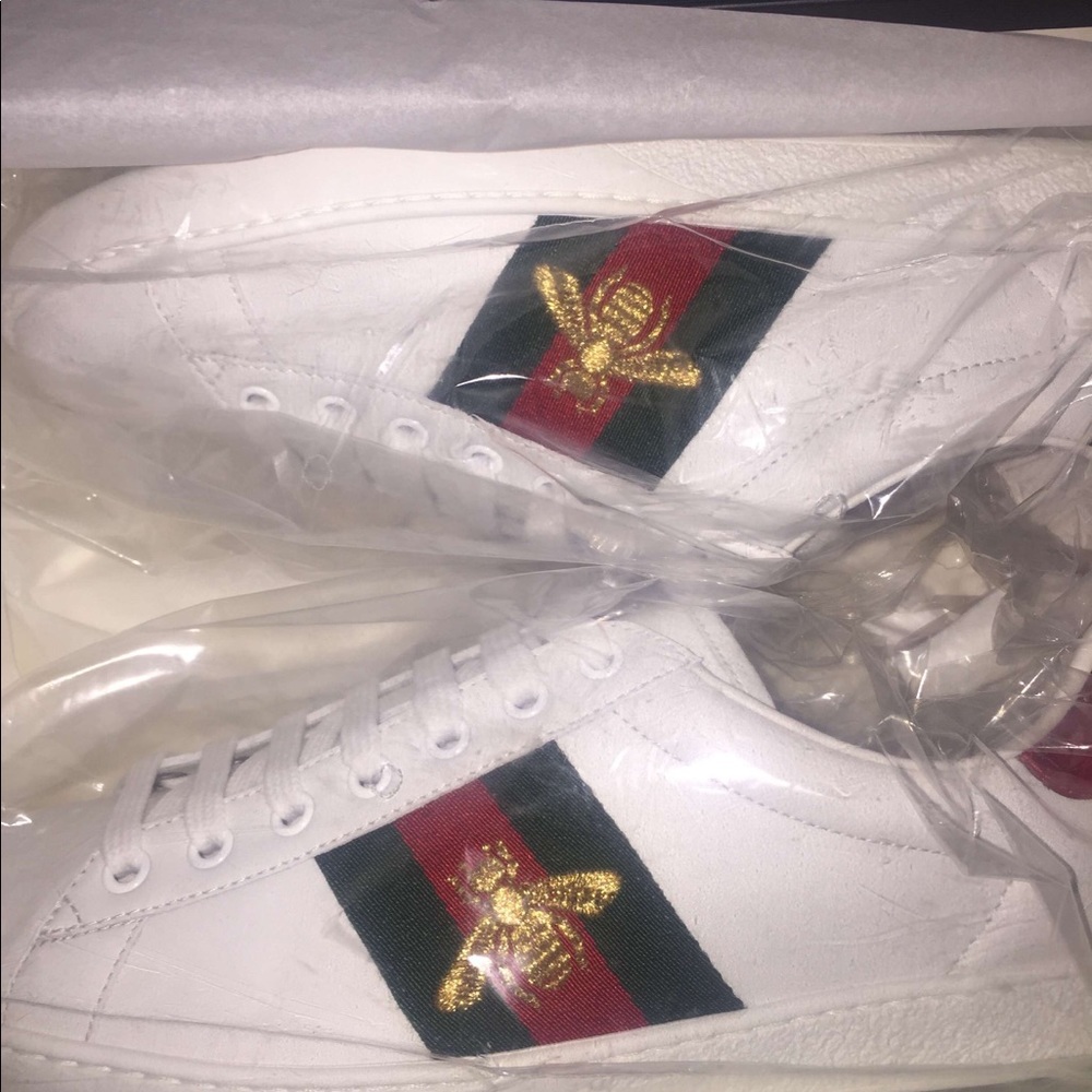 Deadstock Gucci’s selling for the low !